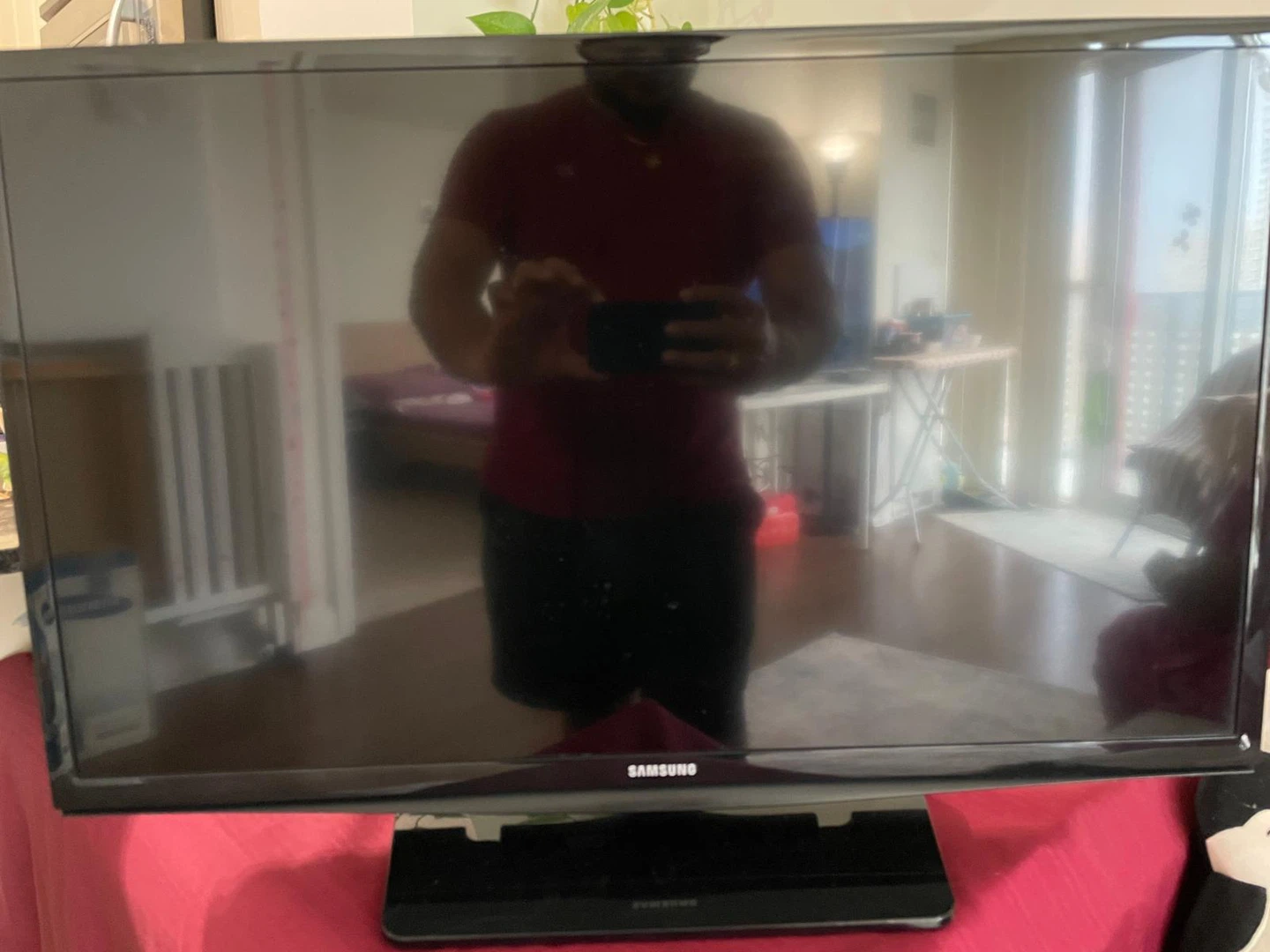 Samsung 28" LED TV - photo 2