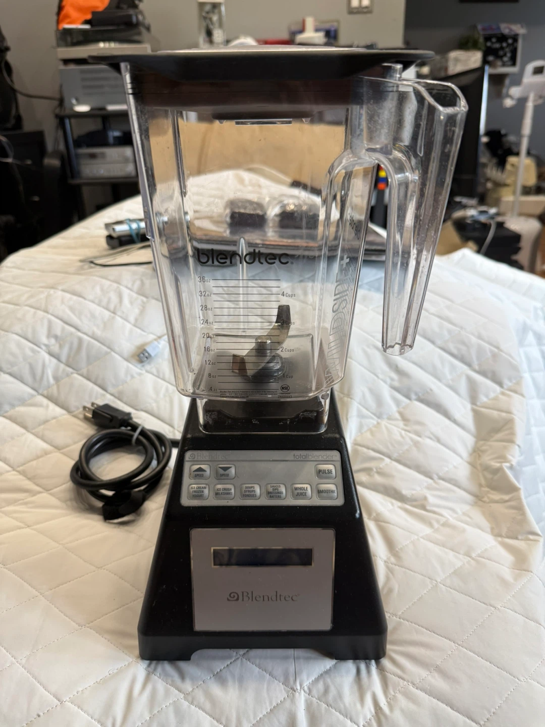 Blendtec Total Blender, Model ES3 - photo 2