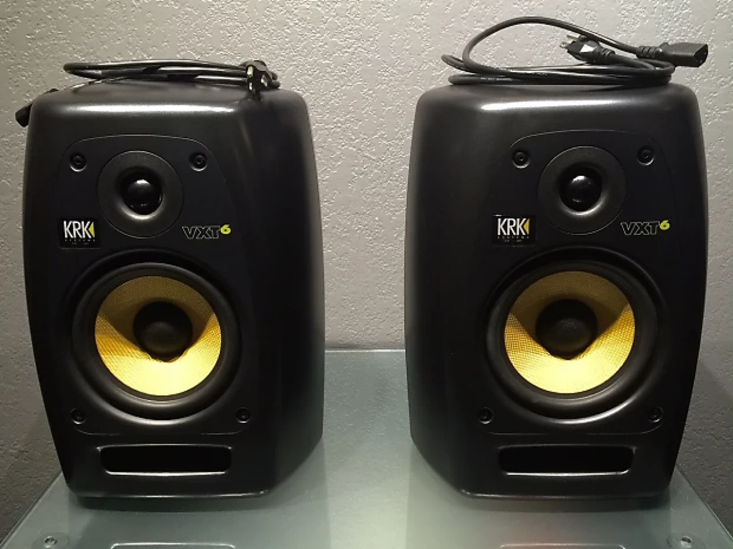 KRK VXT6 Studio Monitors (Pair) -Like New - photo 3