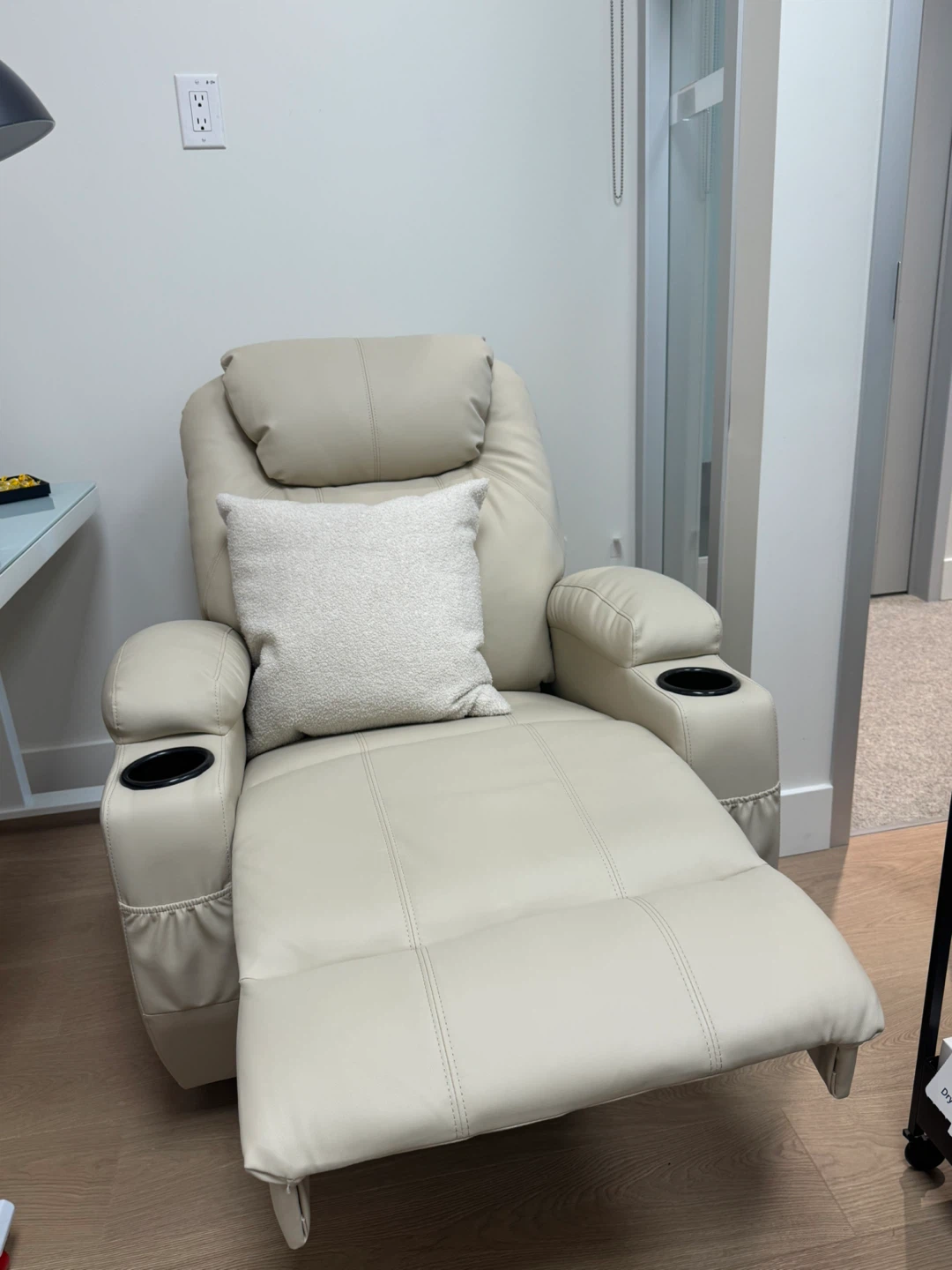Korser Recliner Chair with Massage and Heat - photo 2