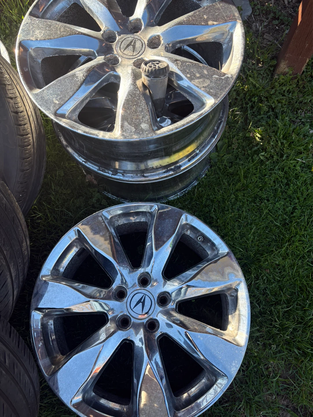 Four 245/45R19 Tires with  19" chrome Acura MDX rims - photo 3