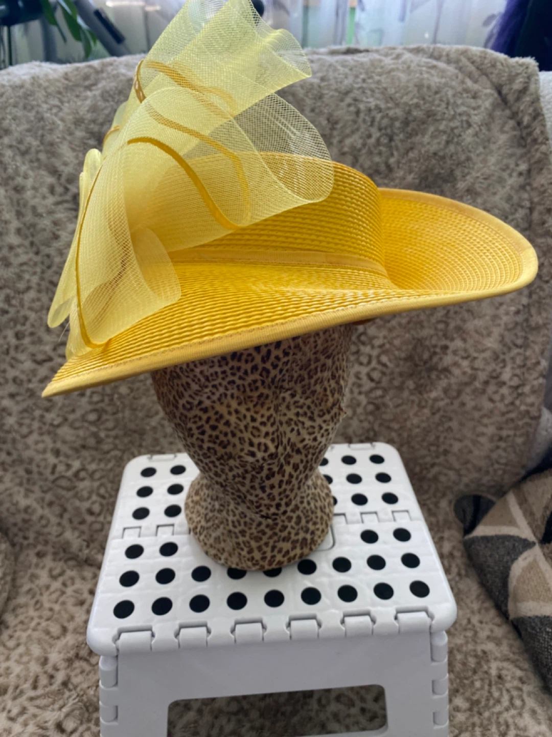 Vintage Yellow Fascinator Hat with Netting and Flower - photo 3