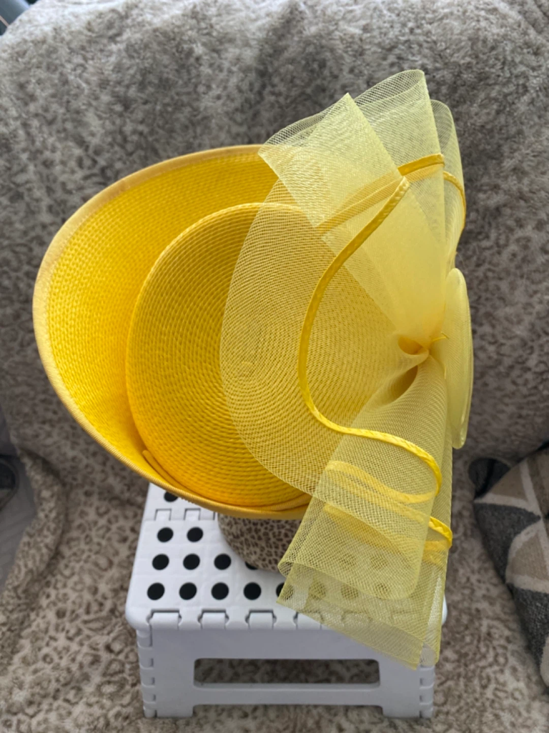 Vintage Yellow Fascinator Hat with Netting and Flower - photo 2