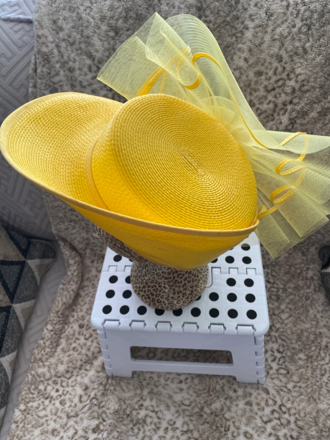 Vintage Yellow Fascinator Hat with Netting and Flower - photo 4