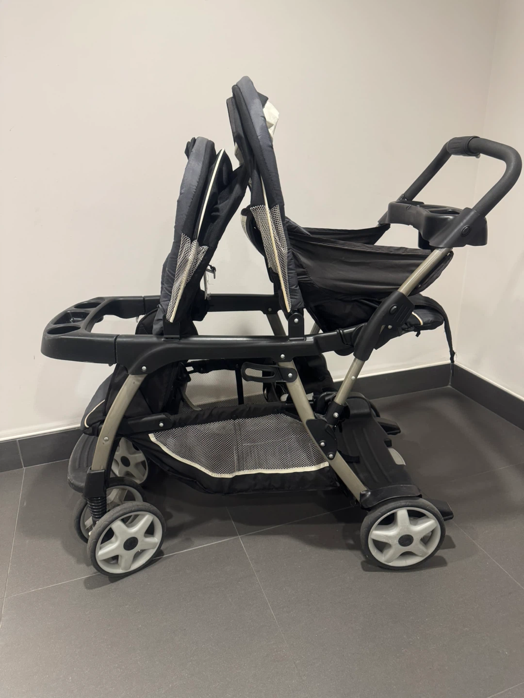 Like New Barley Used Graco Ready to Grow Double Stroller - photo 4