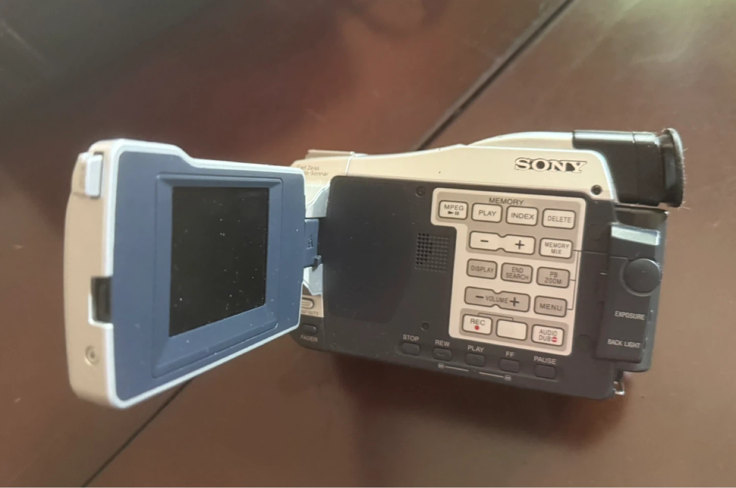 Sony Digital Handycam DCR-TRV18 Camcorder - photo 3