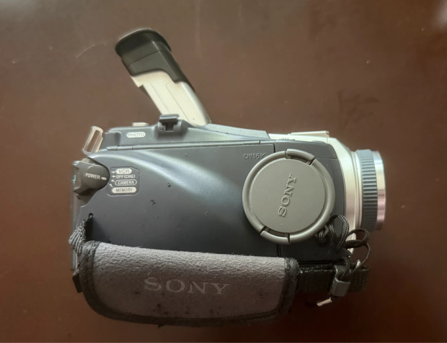 Sony Digital Handycam DCR-TRV18 Camcorder - photo 5