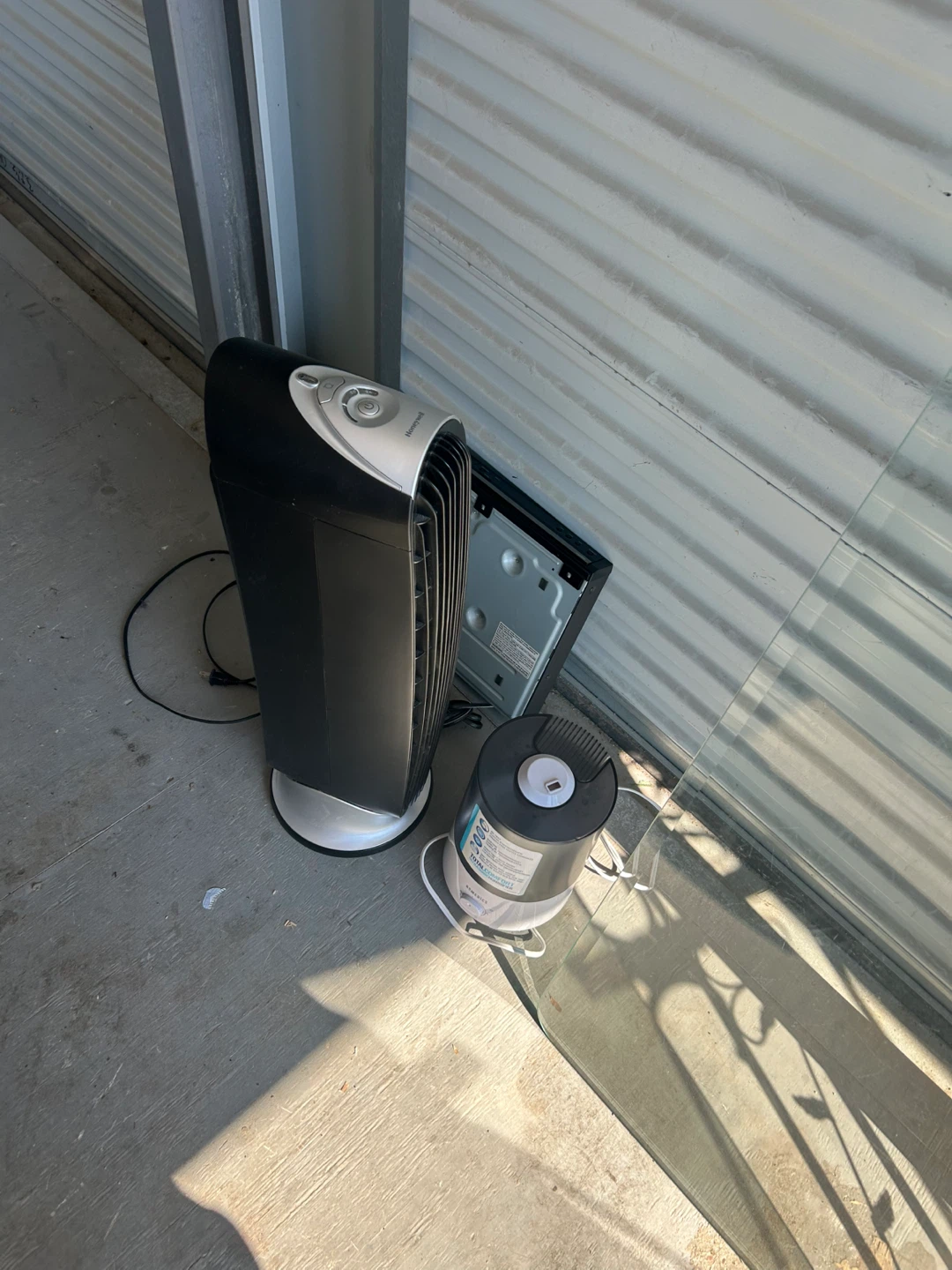 *pick up 195 Cartwright ave’ Everything free in storage unit - photo 2