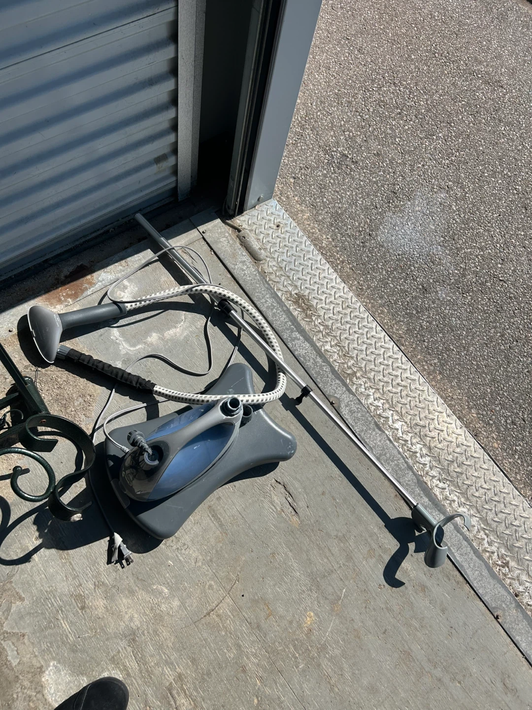 *pick up 195 Cartwright ave’ Everything free in storage unit - photo 4