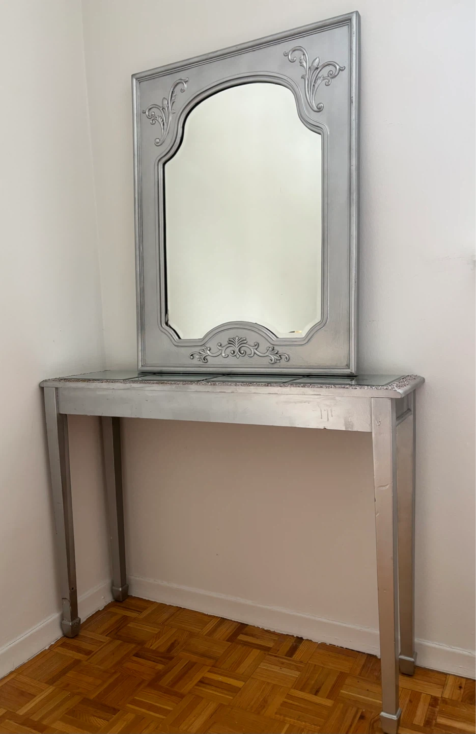 Decorative Silver Table, Mirror & Wall Art ✨