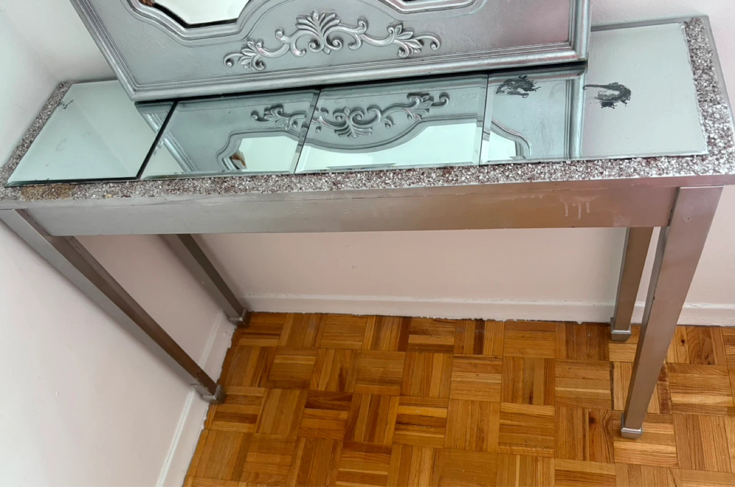 Decorative Silver Table, Mirror & Wall Art ✨ - photo 2