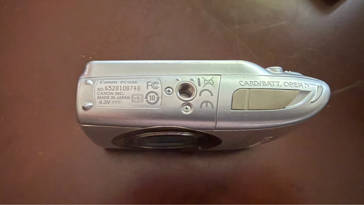 Canon PowerShot SD890 IS Digital ELPH 10.0 Digital Camera - photo 3