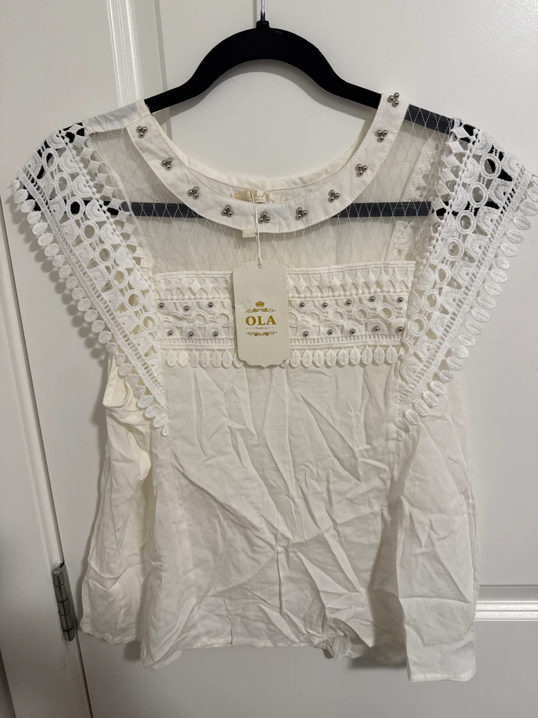 S-M. OLA white lace detail top