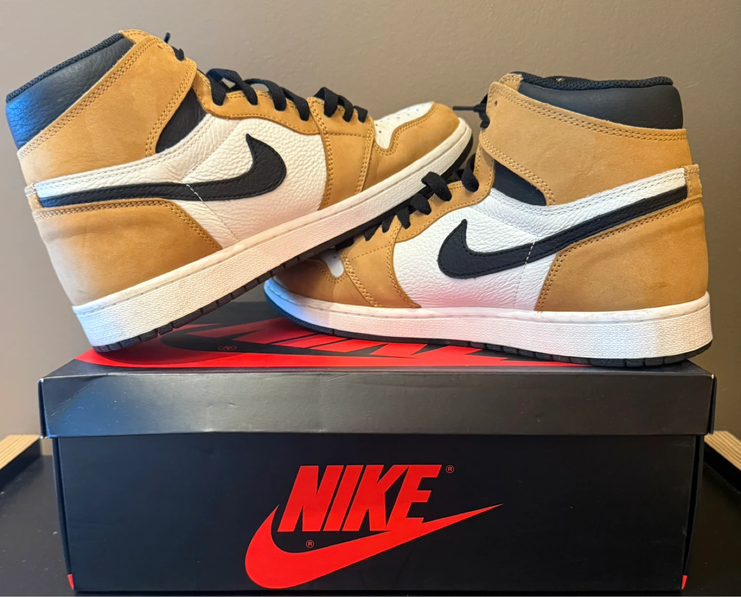 Nike Air Jordan 1  Sneakers Size 9.5/Authentic! - photo 2