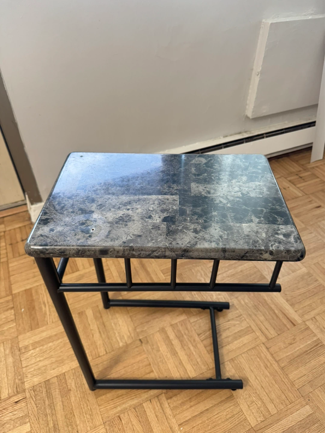 Marble Print C-Table