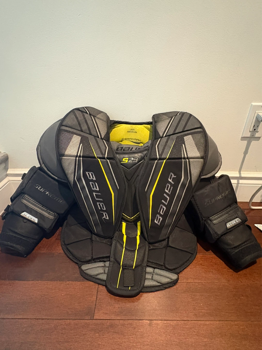 Bauer Supreme S29 Chest Protector - Size Intermediate Medium