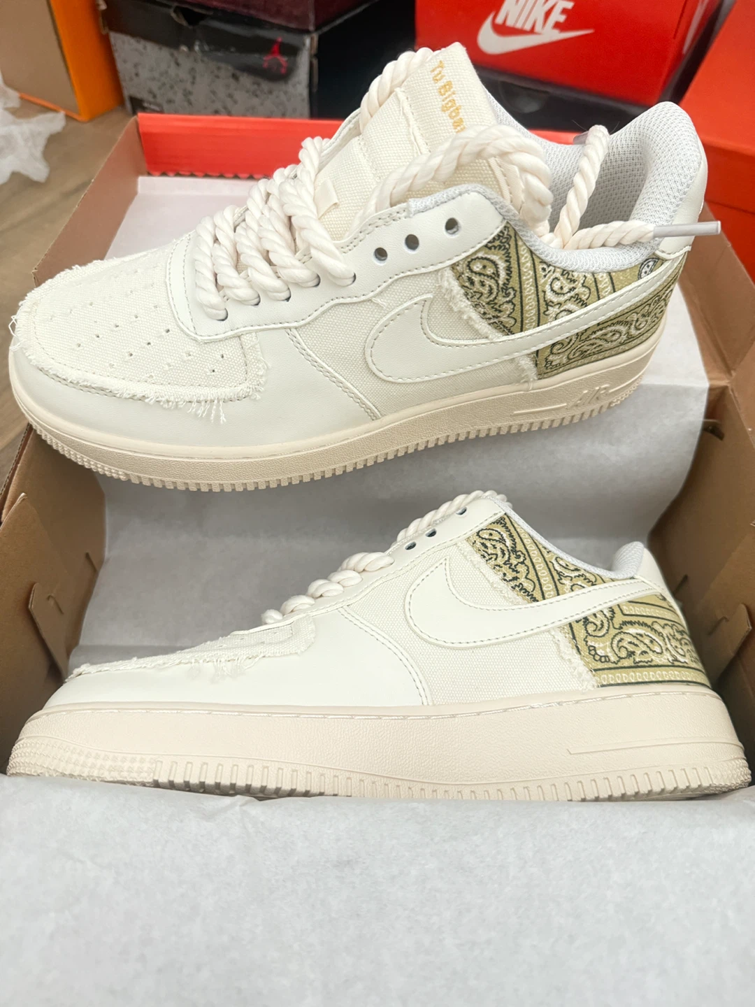 White Nike Air Force 1 Sneakers - photo 5