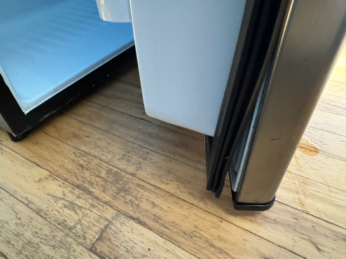 Danby Designer Mini Fridge (4.4 Cu. Ft.) - Works Perfectly!! - photo 5
