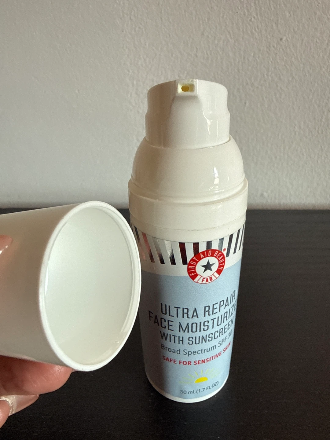First Aid Beauty Face Moisturizer with Sunscreen SPF 30 - photo 2