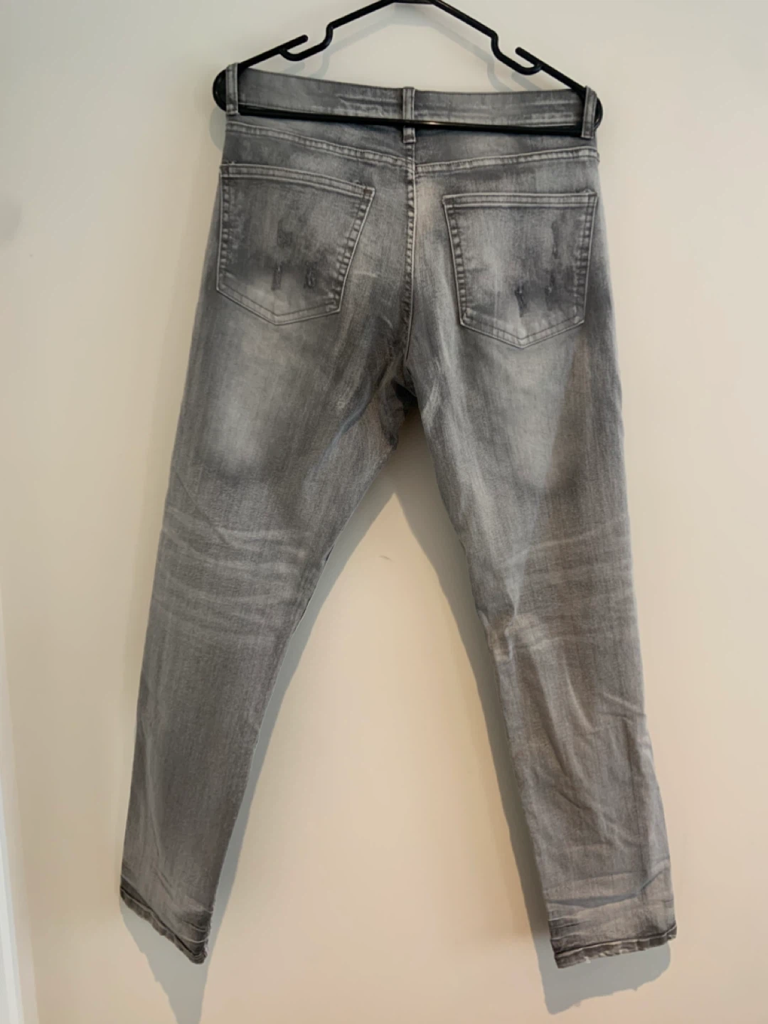 UH DENIM Slim/Mince Grey Distressed Jeans - Size 32 - photo 2