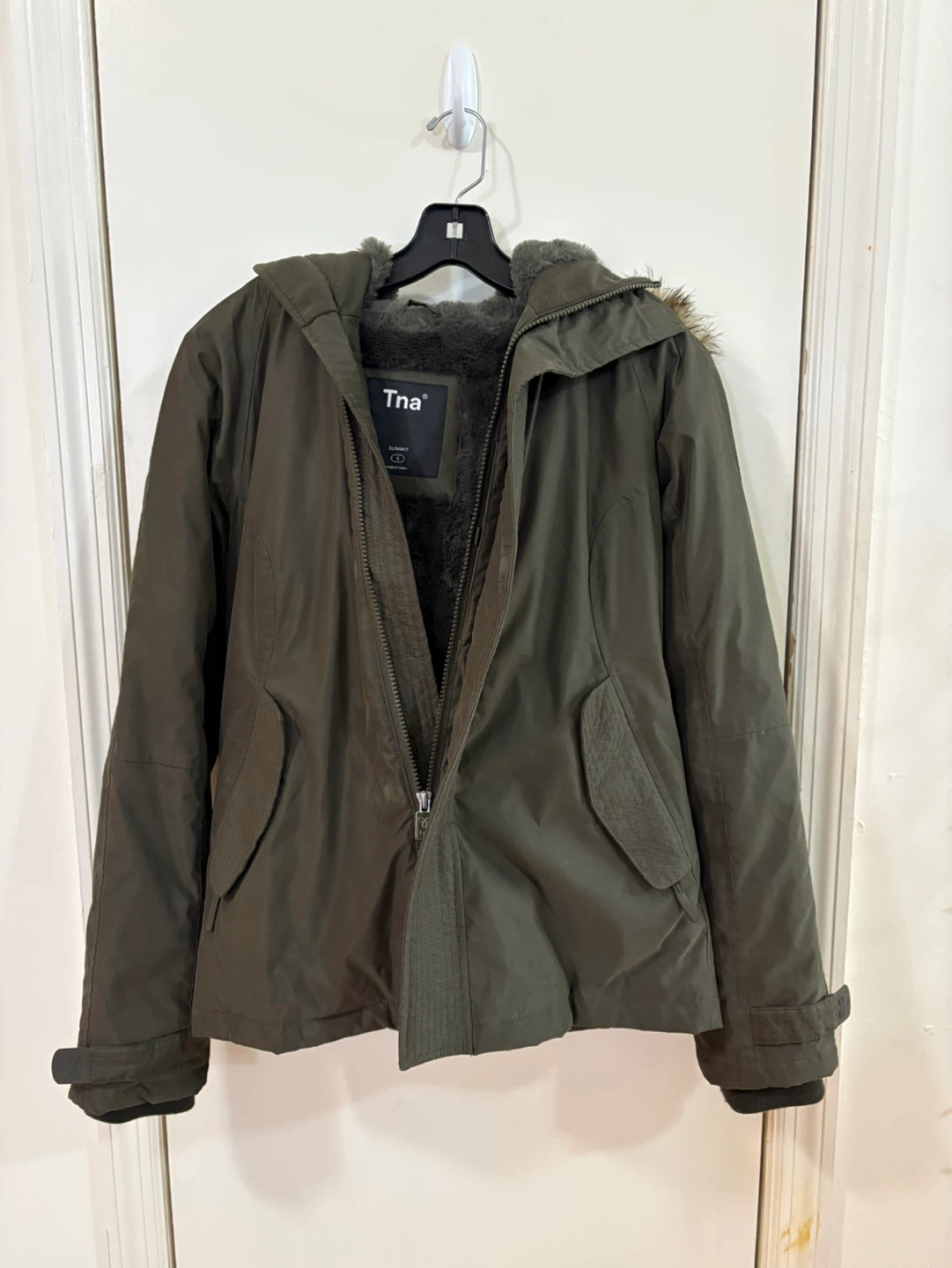 Aritzia Summit Short Parka (Dark Olive)
