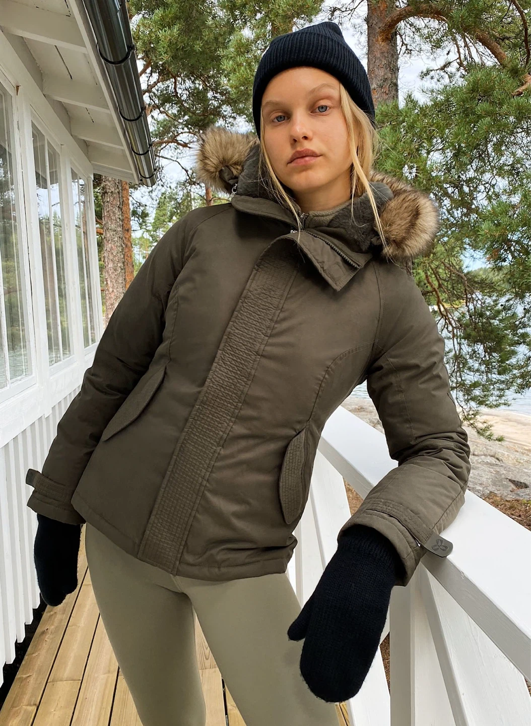 Aritzia Summit Short Parka (Dark Olive) - photo 5