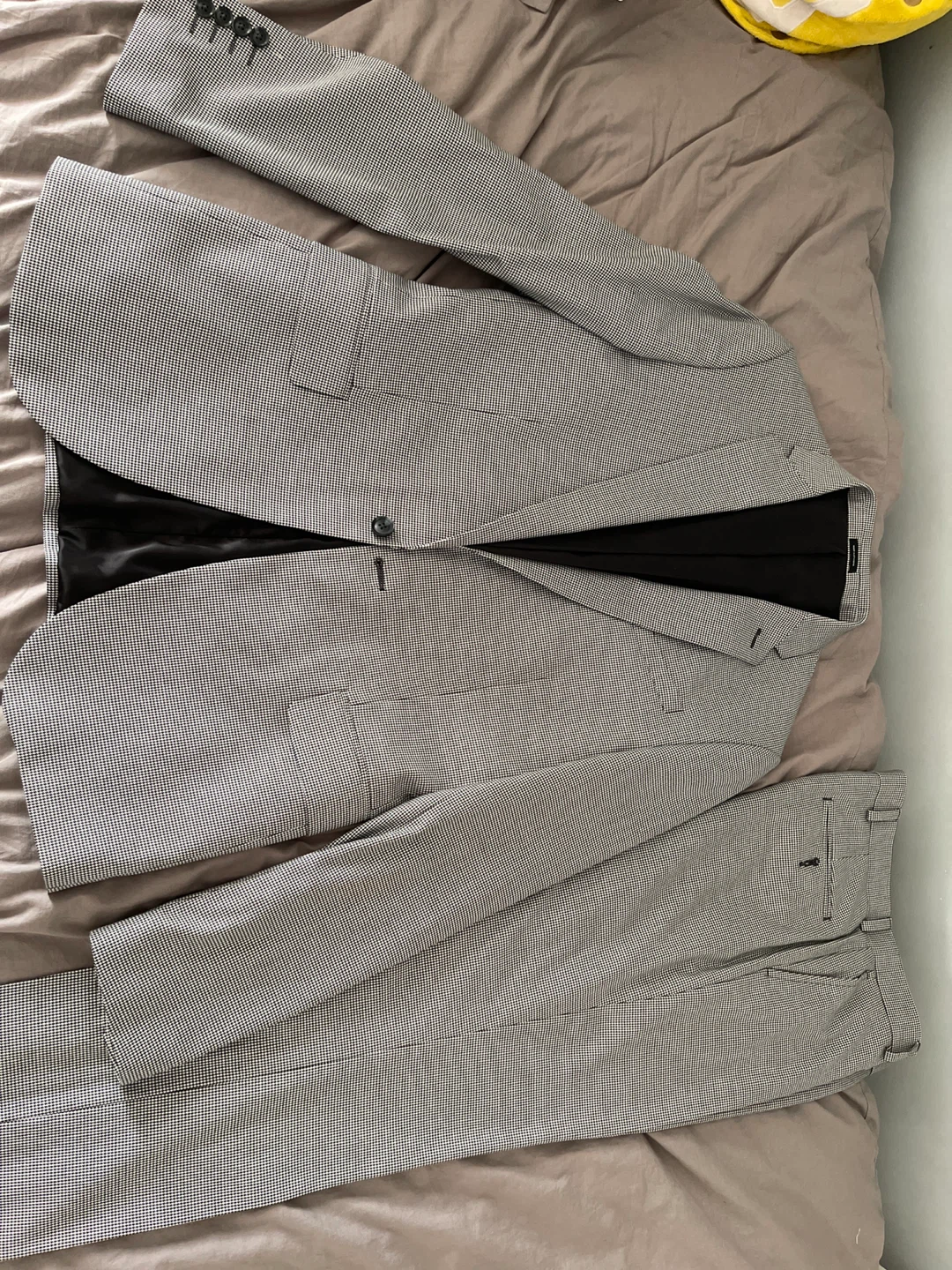J. Ferrar Slim Fit Suit