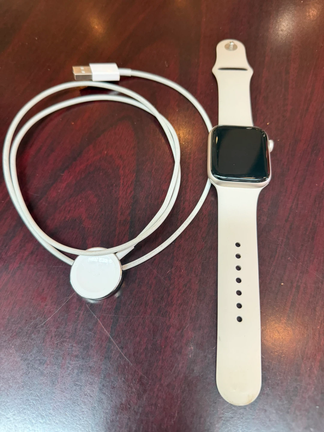 Apple Watch SE 44mm with Charger - photo 4