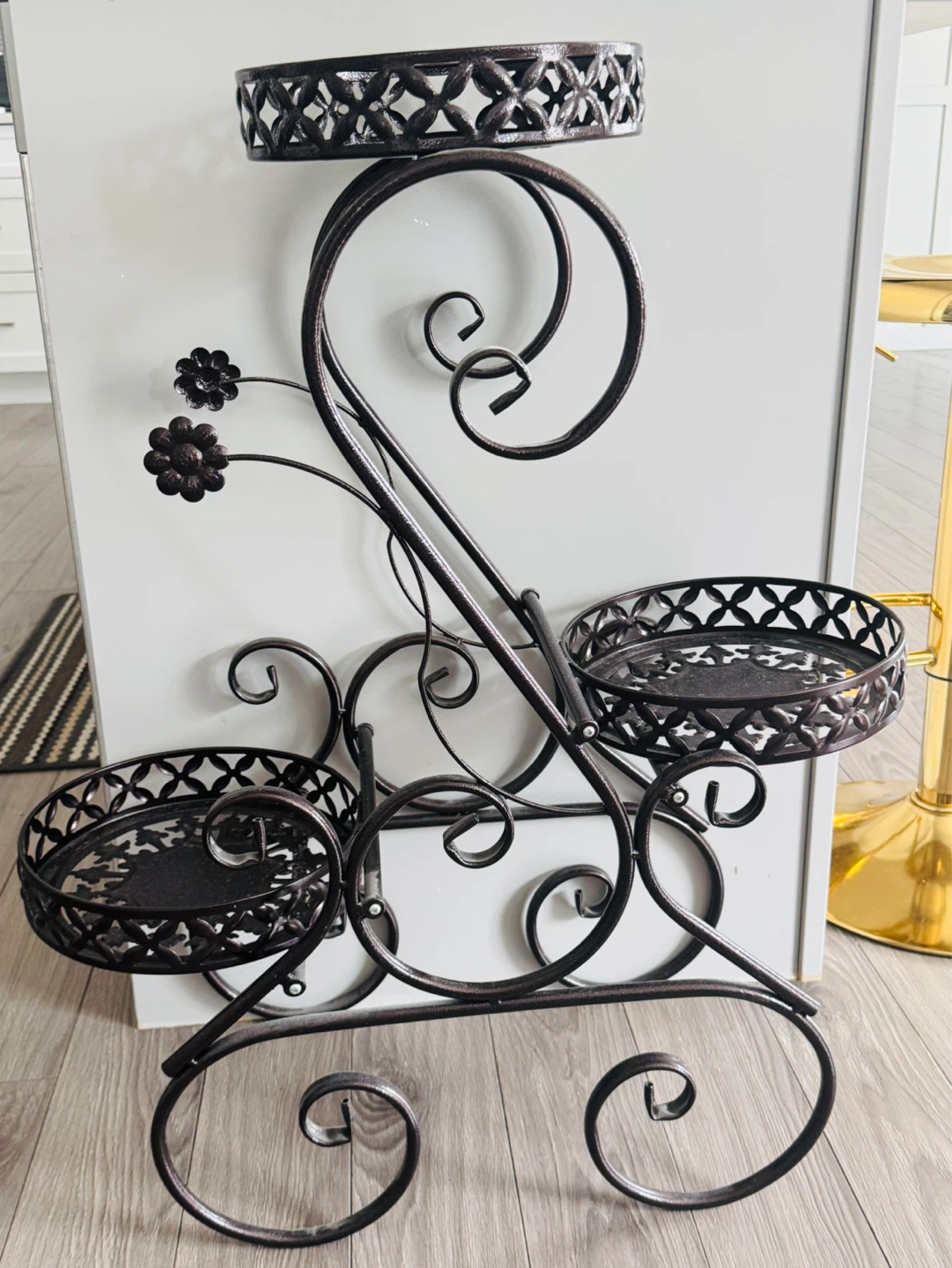 Black and white metal plant stands - photo 2