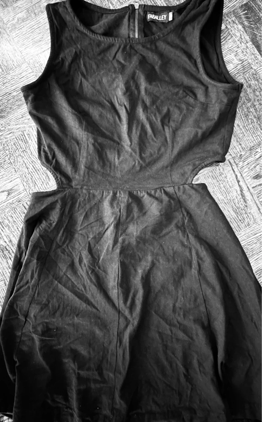 Black Cutout Dress - photo 2