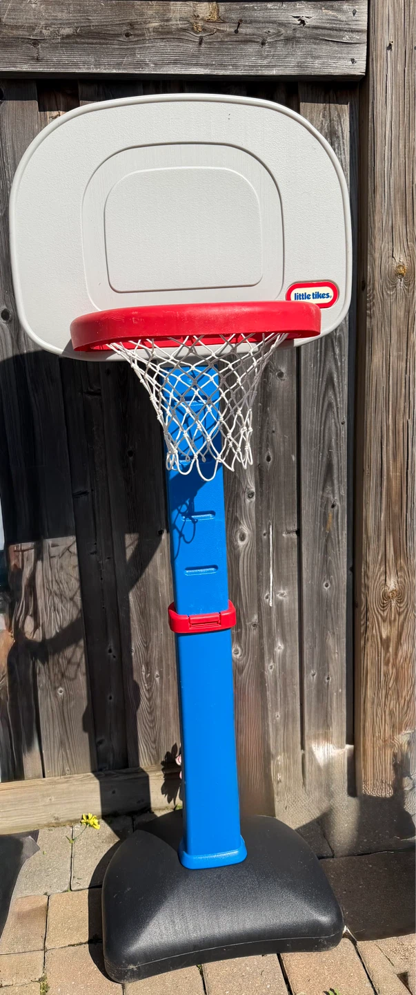 Little Tikes Adjustable Basketball Hoop