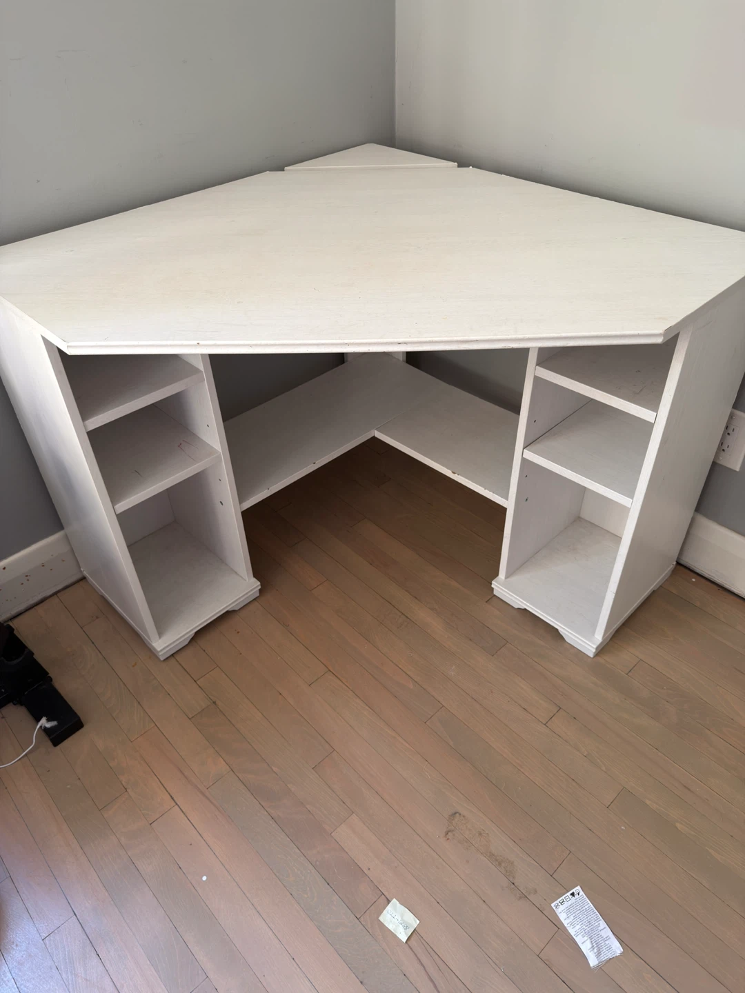 Corner desk