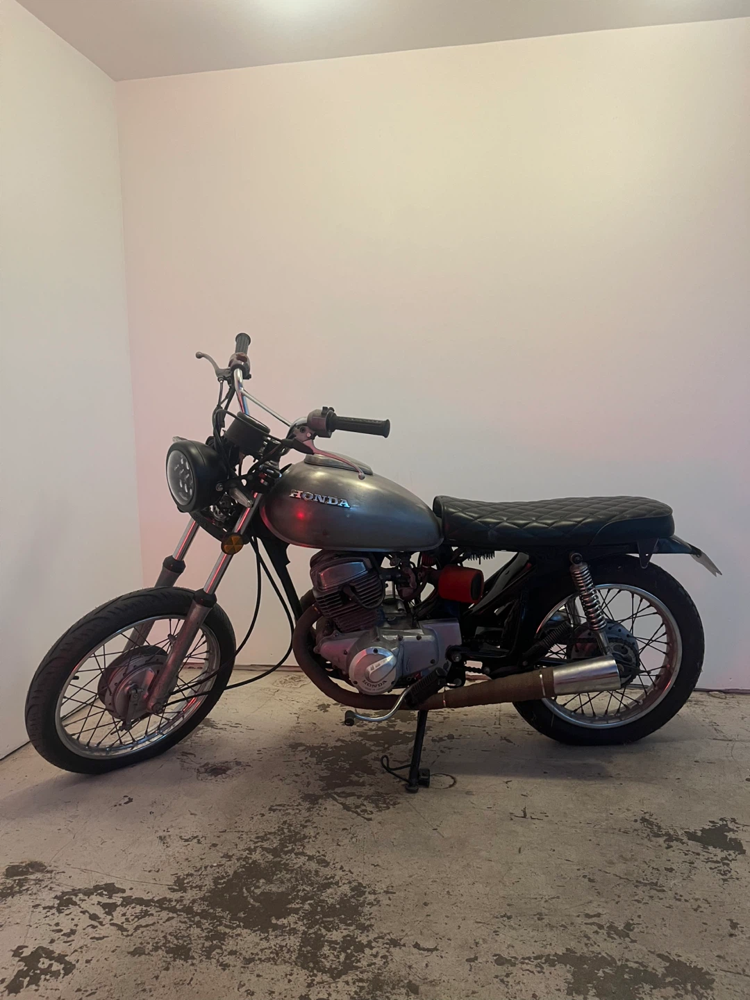 HONDA twinstar 200 - 1981 cafe racer - photo 2