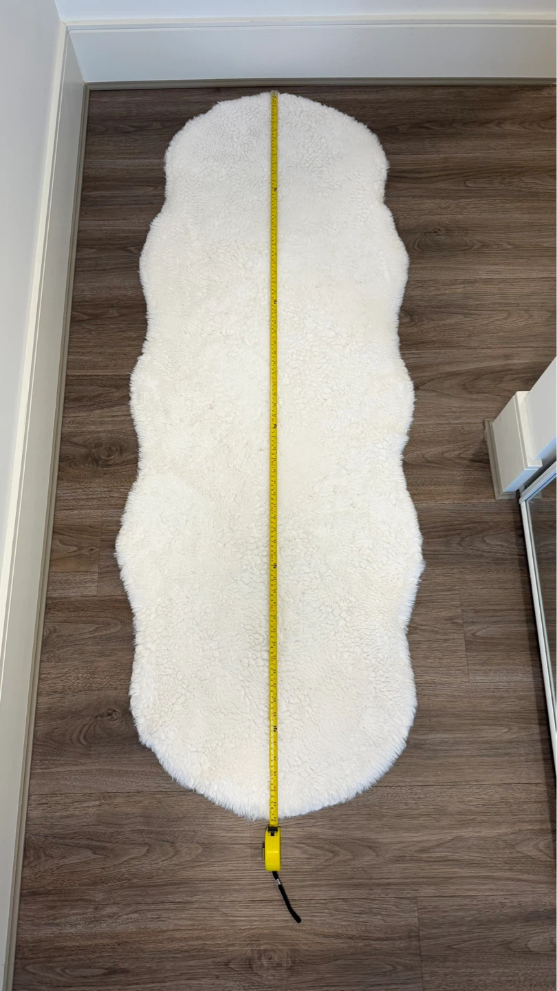 White faux fur runner. entry way rug. bedroom rug - photo 2