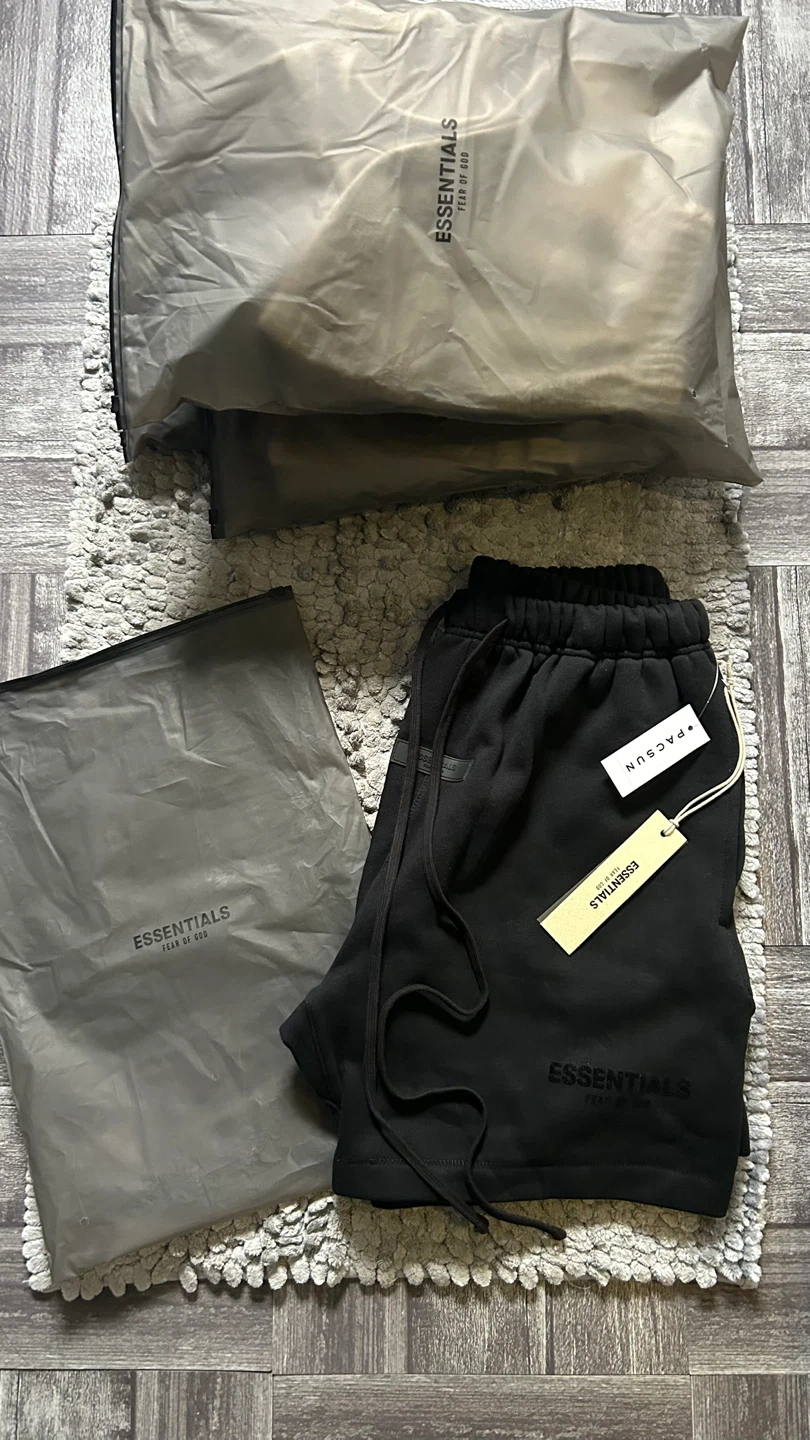 Fear of God Essentials Sweat Shorts Black - photo 2