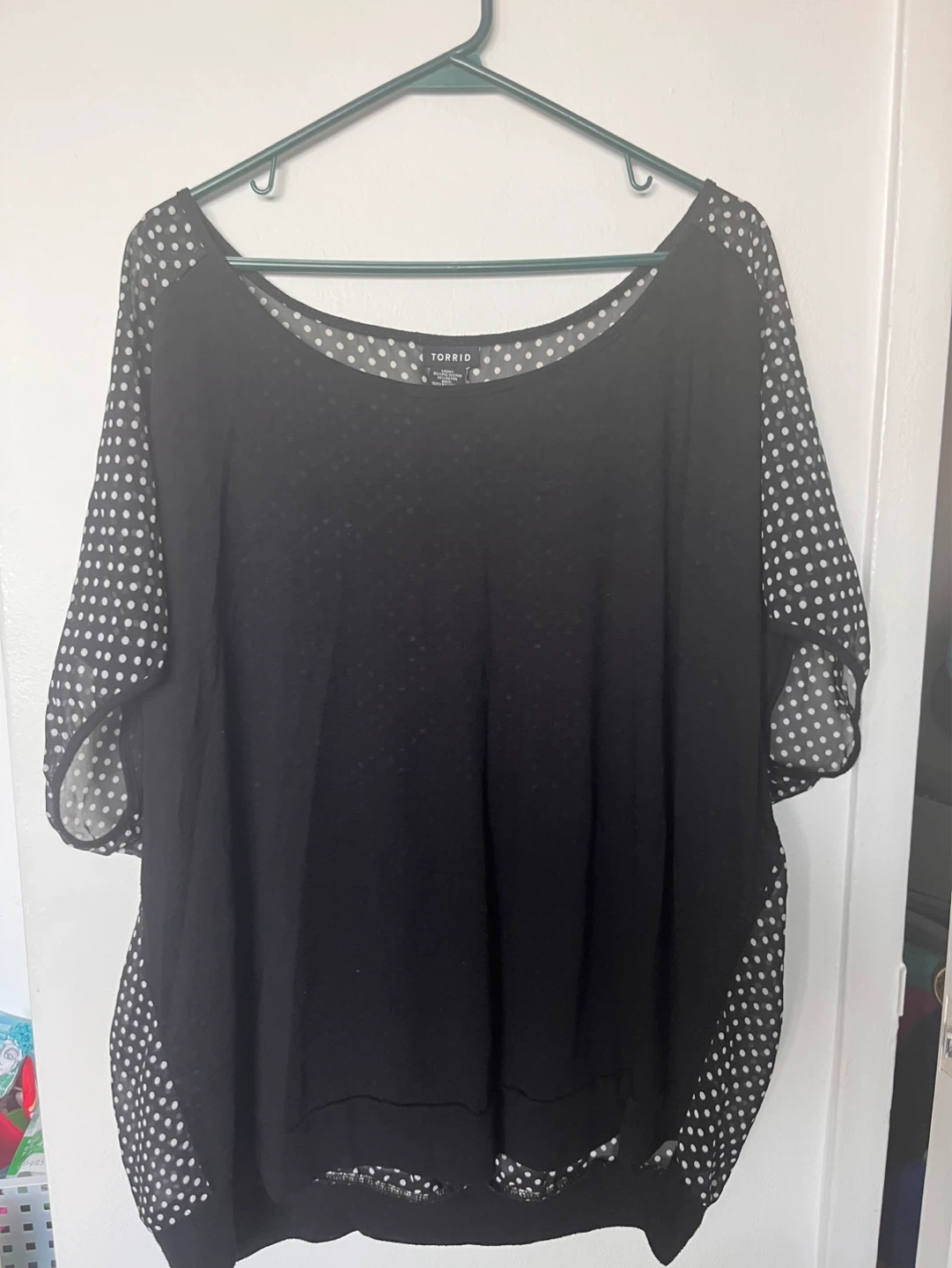 Bin of Plus Size 2x + 3x Women’s Clothing - more than 20 pieces