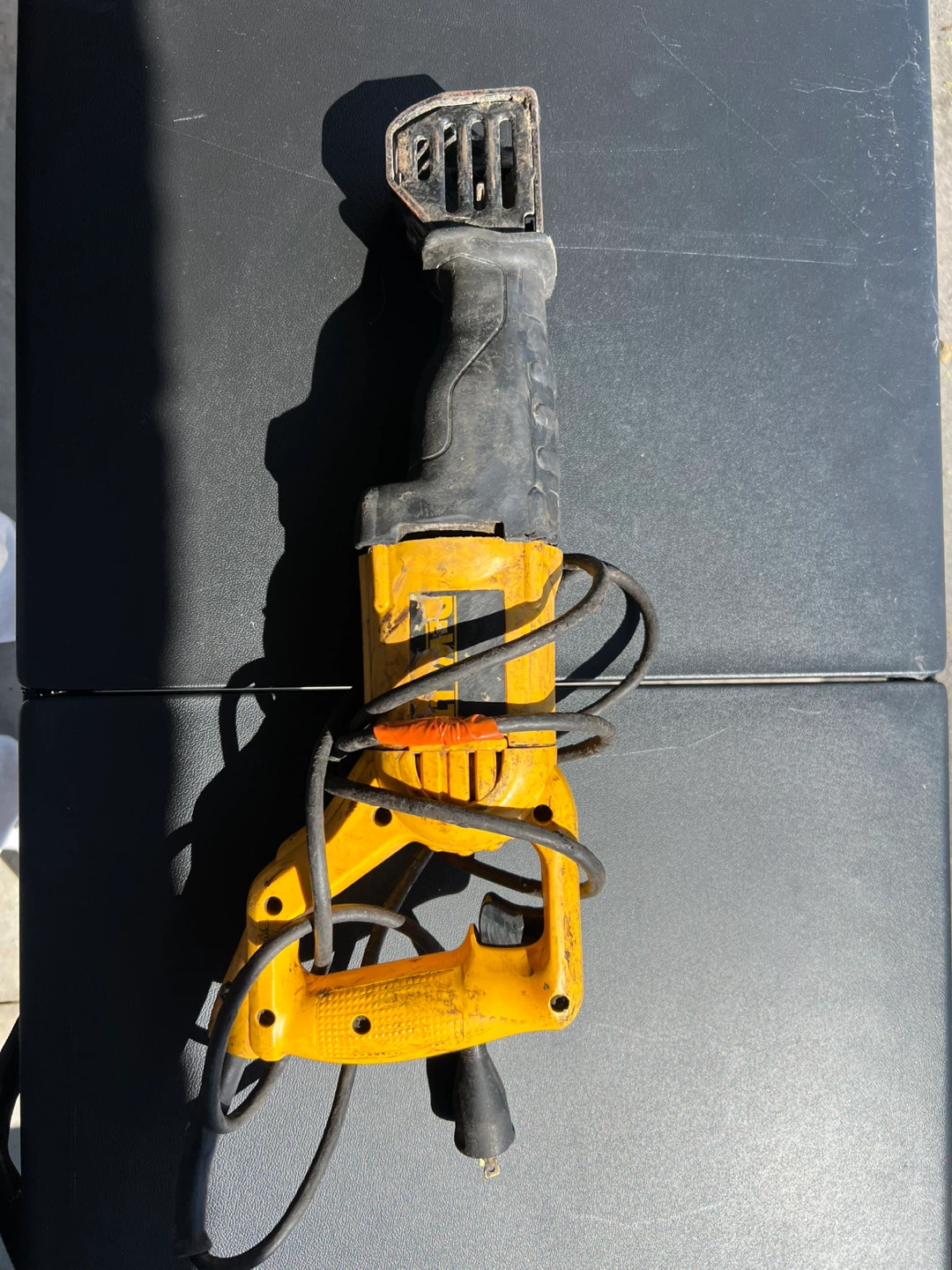 DEWALT Reciprocating Saw and Angle Grinder Set