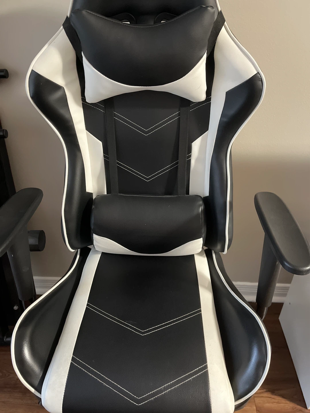 Black and White Gaming Chair with Footrest - photo 2
