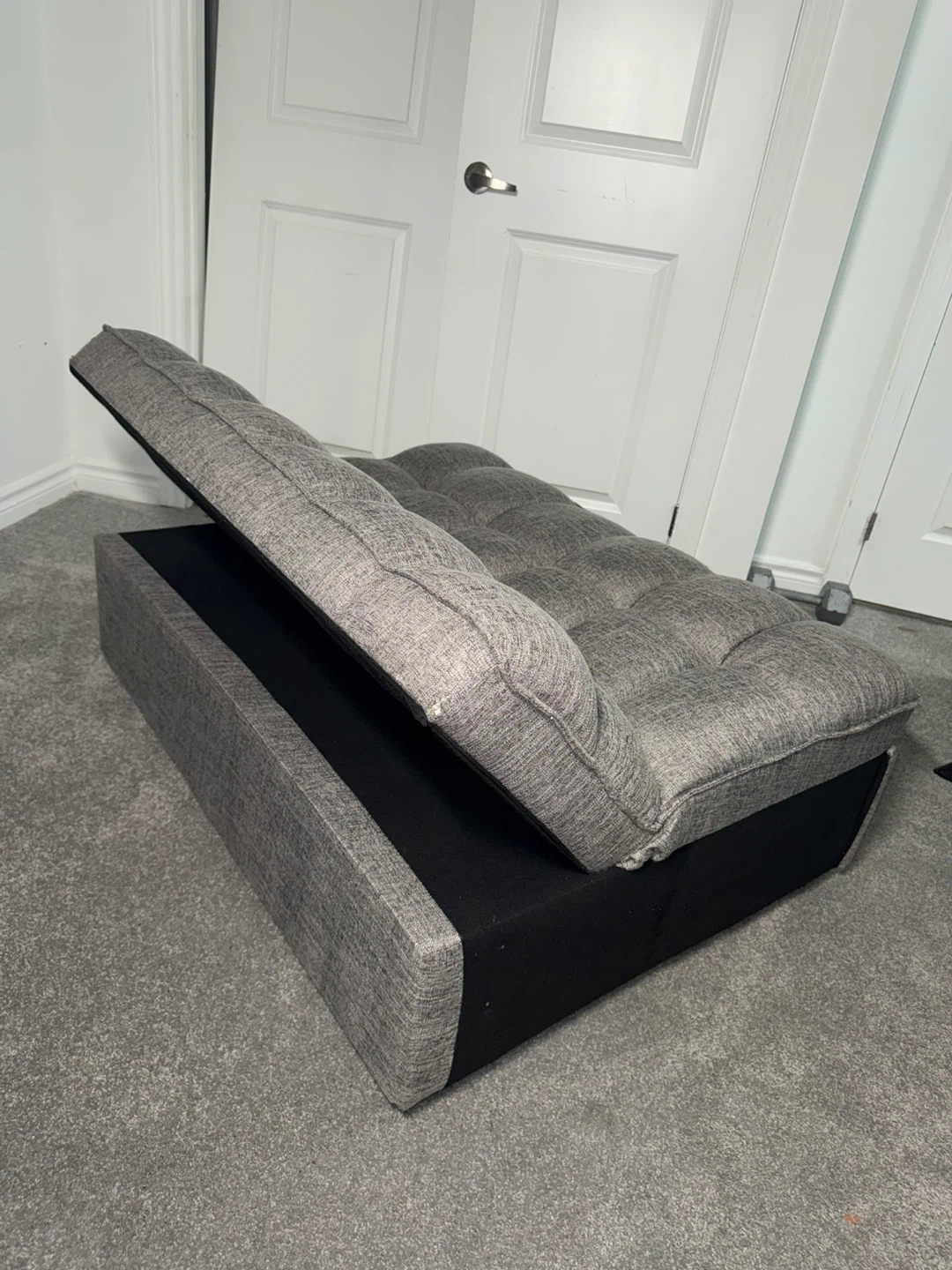 Grey tufted Ottoman Bench and Green Accent Chair. Both $40 - photo 4