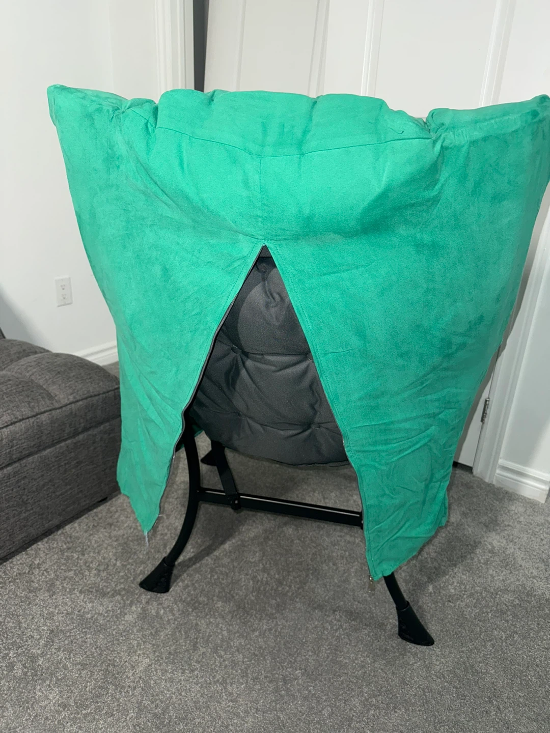 Grey tufted Ottoman Bench and Green Accent Chair. Both $40 - photo 3