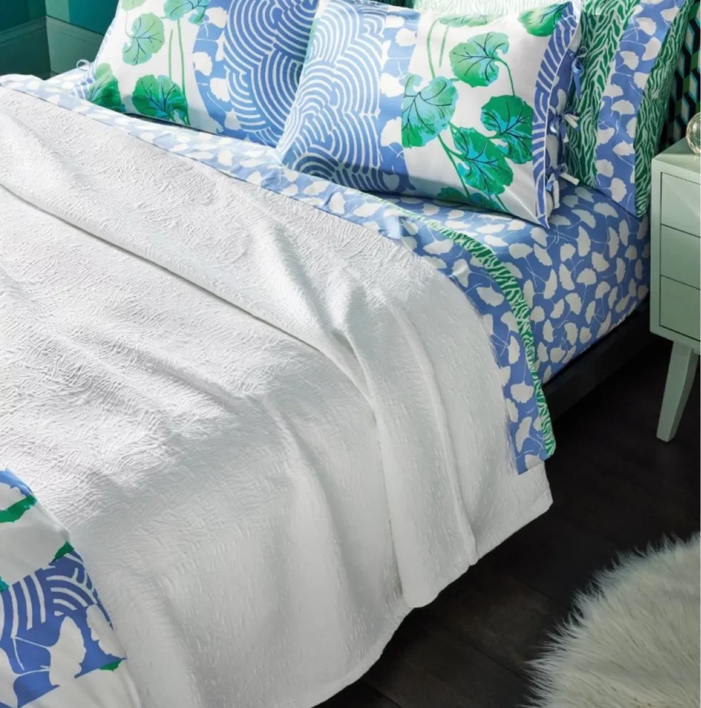 Diane Von Furstenberg White Coverlet Full/Queen  (get 1 free!!)