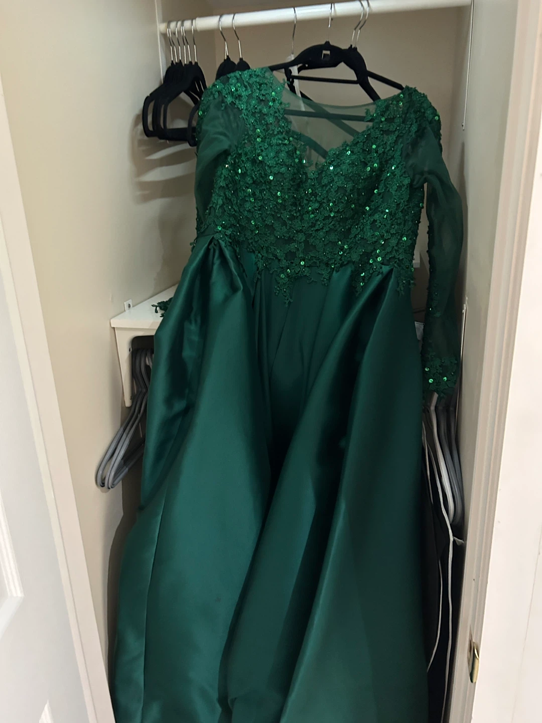 Emerald Green Lace and Satin Formal Dress - photo 3