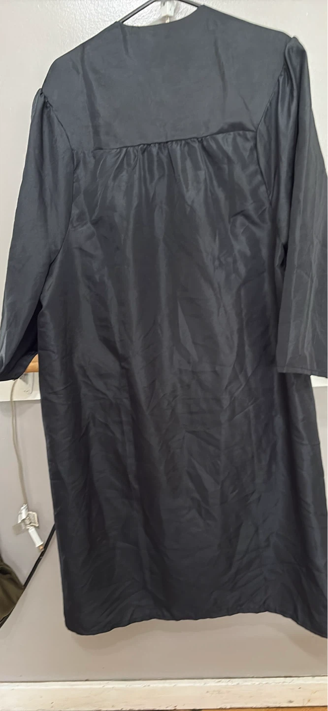 Black Graduation Gown - photo 2