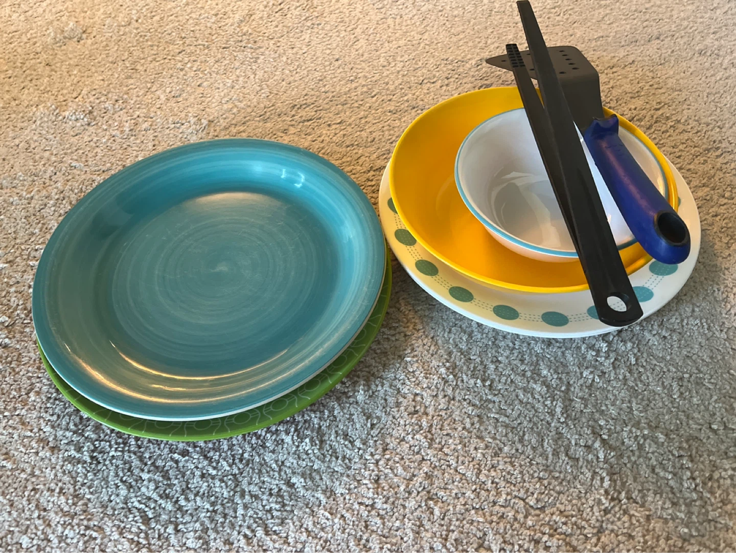 Dinnerware Set with Utensils