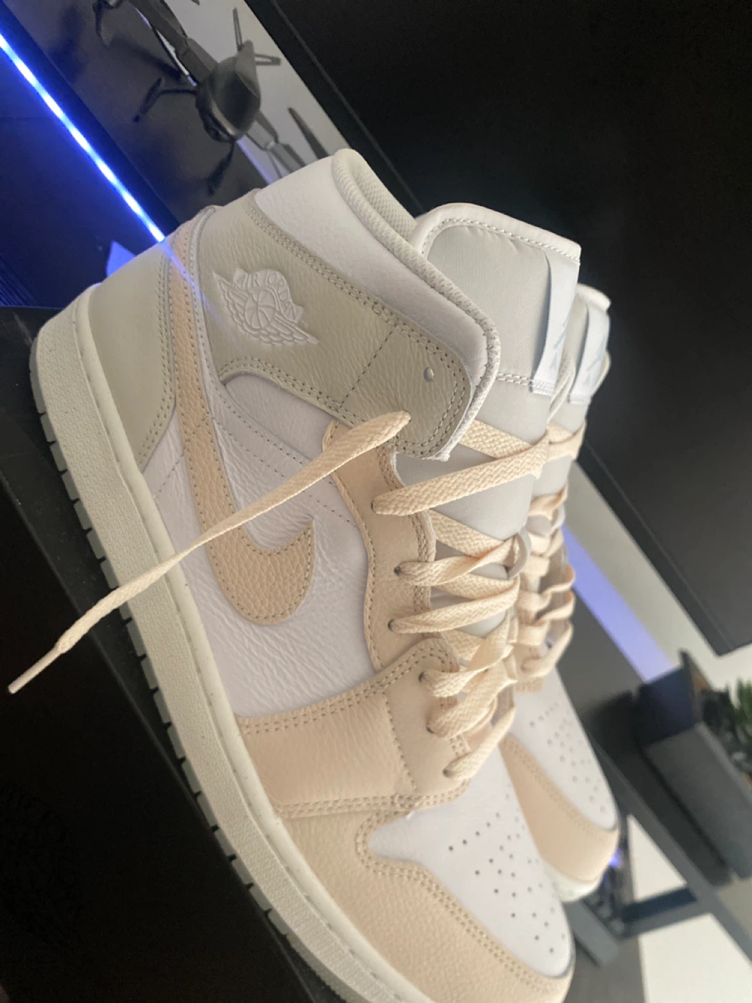 Air Jordan 1 Mid SE Sneakers - photo 2