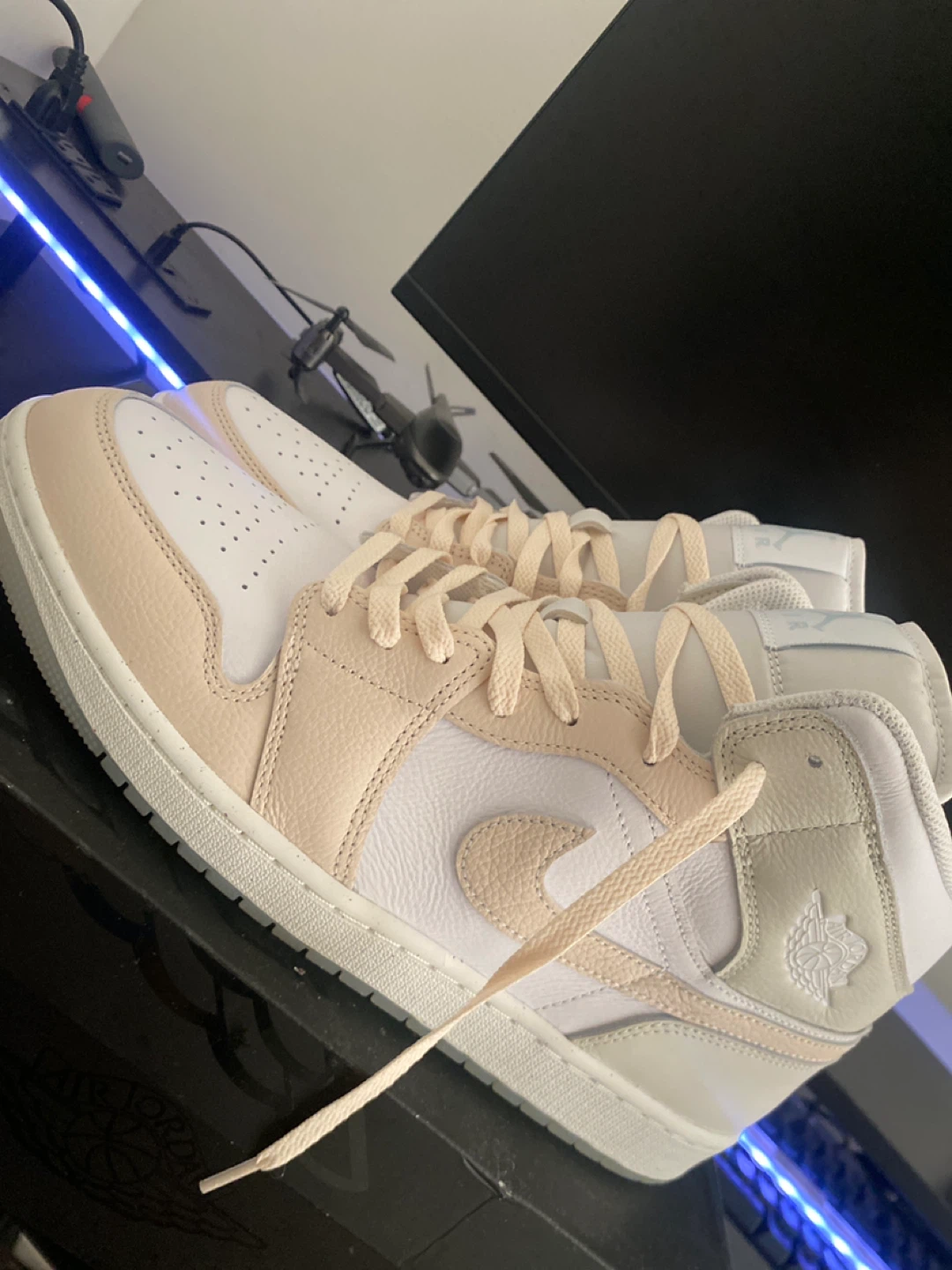 Air Jordan 1 Mid SE Sneakers - photo 3