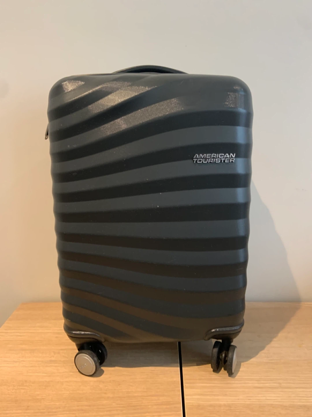 American Tourister Spinner Suitcase Size 50x35