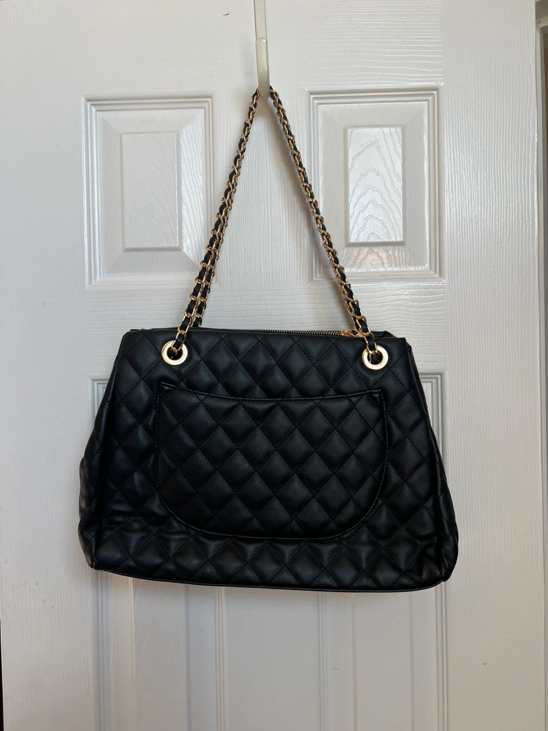 Black Quilted Handbag with Gold Chain - photo 2