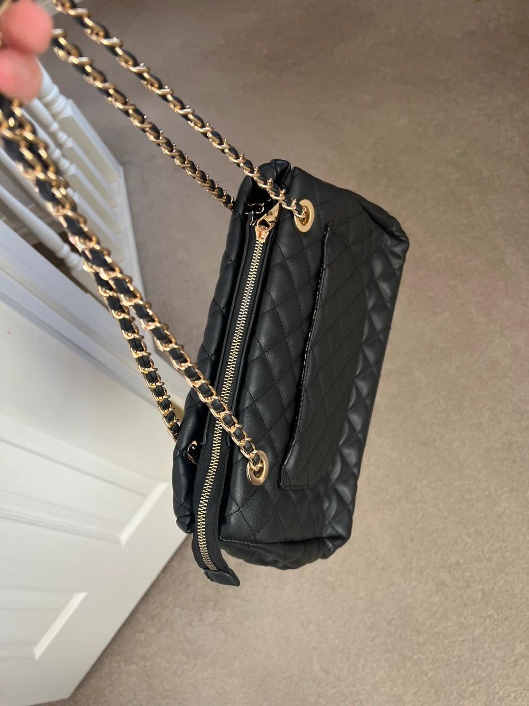 Black Quilted Handbag with Gold Chain - photo 3
