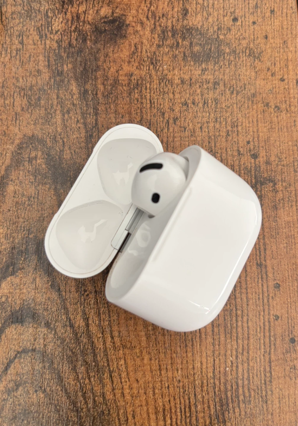 AirPods 4 (No ANC) – Right Earbud + Charging Case - photo 3